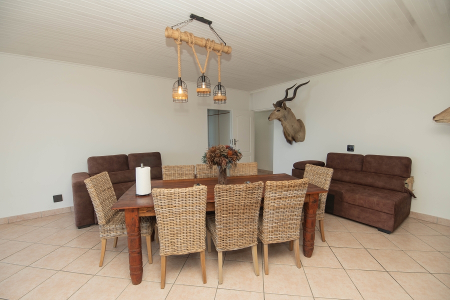 6 Bedroom Property for Sale in Beachview Eastern Cape